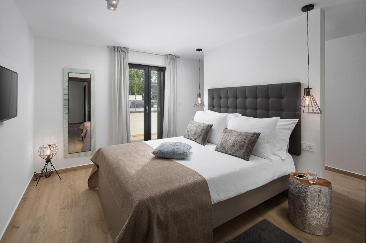 Villa Del Sol With Large Garden Perfect For Families 라빈 외부 사진